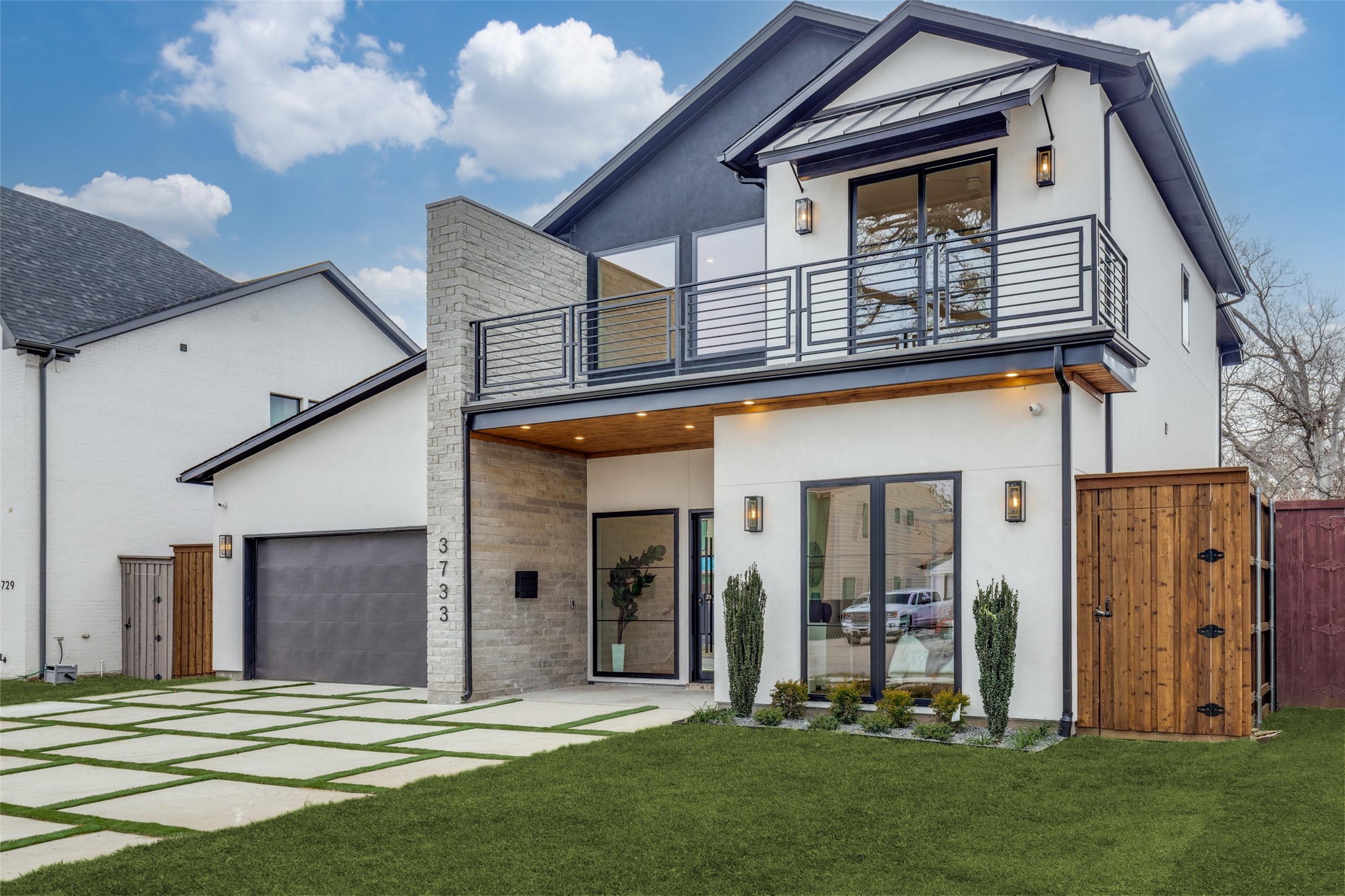 3733 Manana Drive Dallas TX 75220