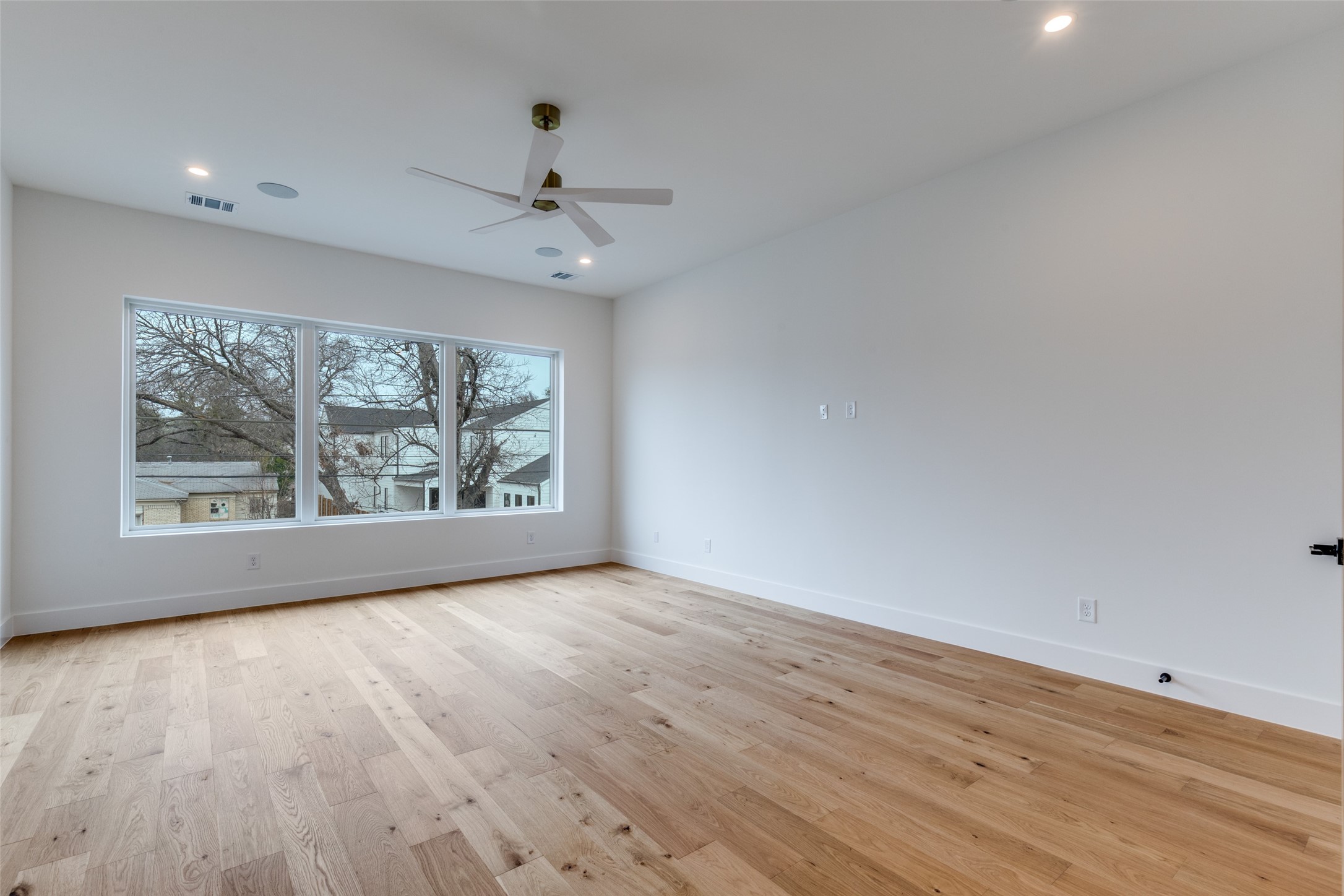 3733 Manana Drive Dallas TX 75220