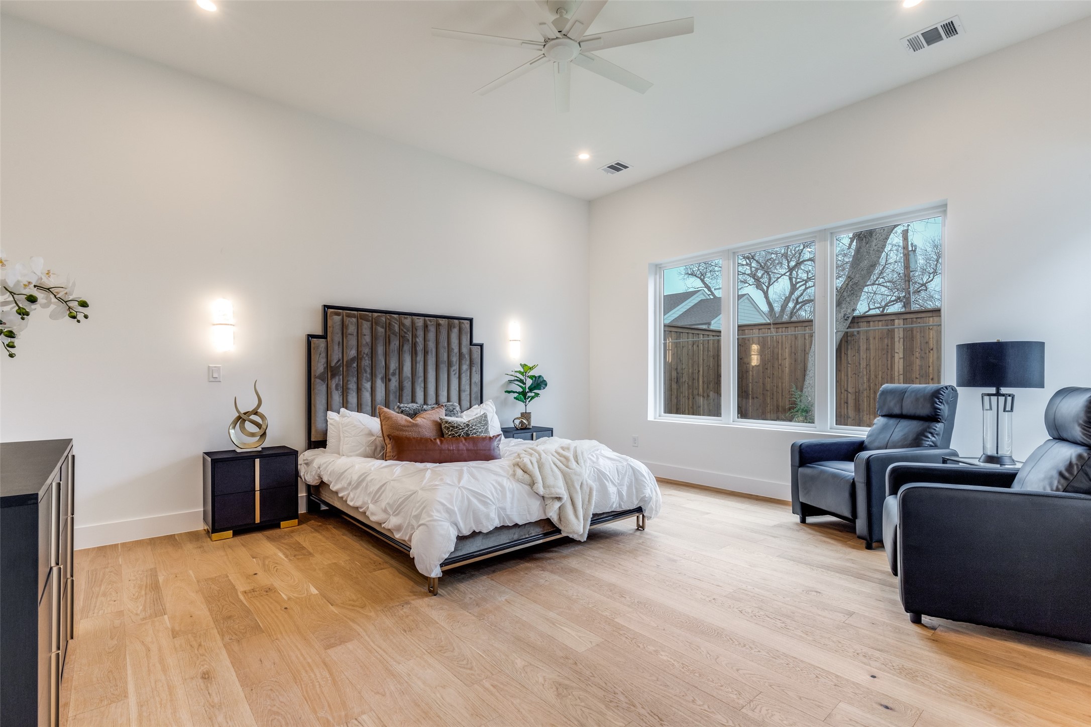 3733 Manana Drive Dallas TX 75220