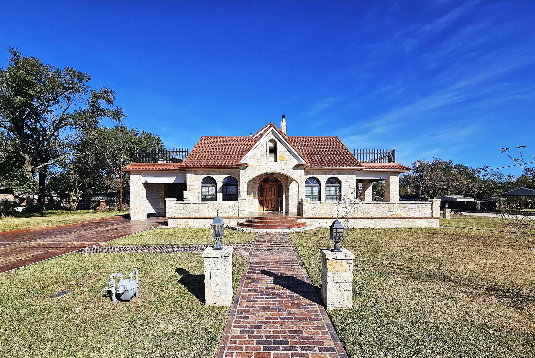 511 E Farrar Street Groesbeck TX 76642
