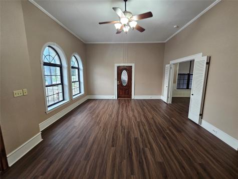 511 E Farrar Street Groesbeck TX 76642