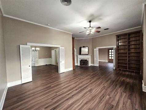 511 E Farrar Street Groesbeck TX 76642