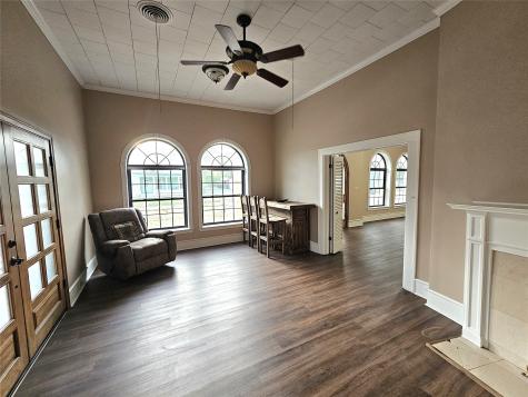 511 E Farrar Street Groesbeck TX 76642