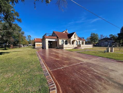 511 E Farrar Street Groesbeck TX 76642