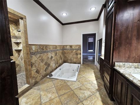 511 E Farrar Street Groesbeck TX 76642