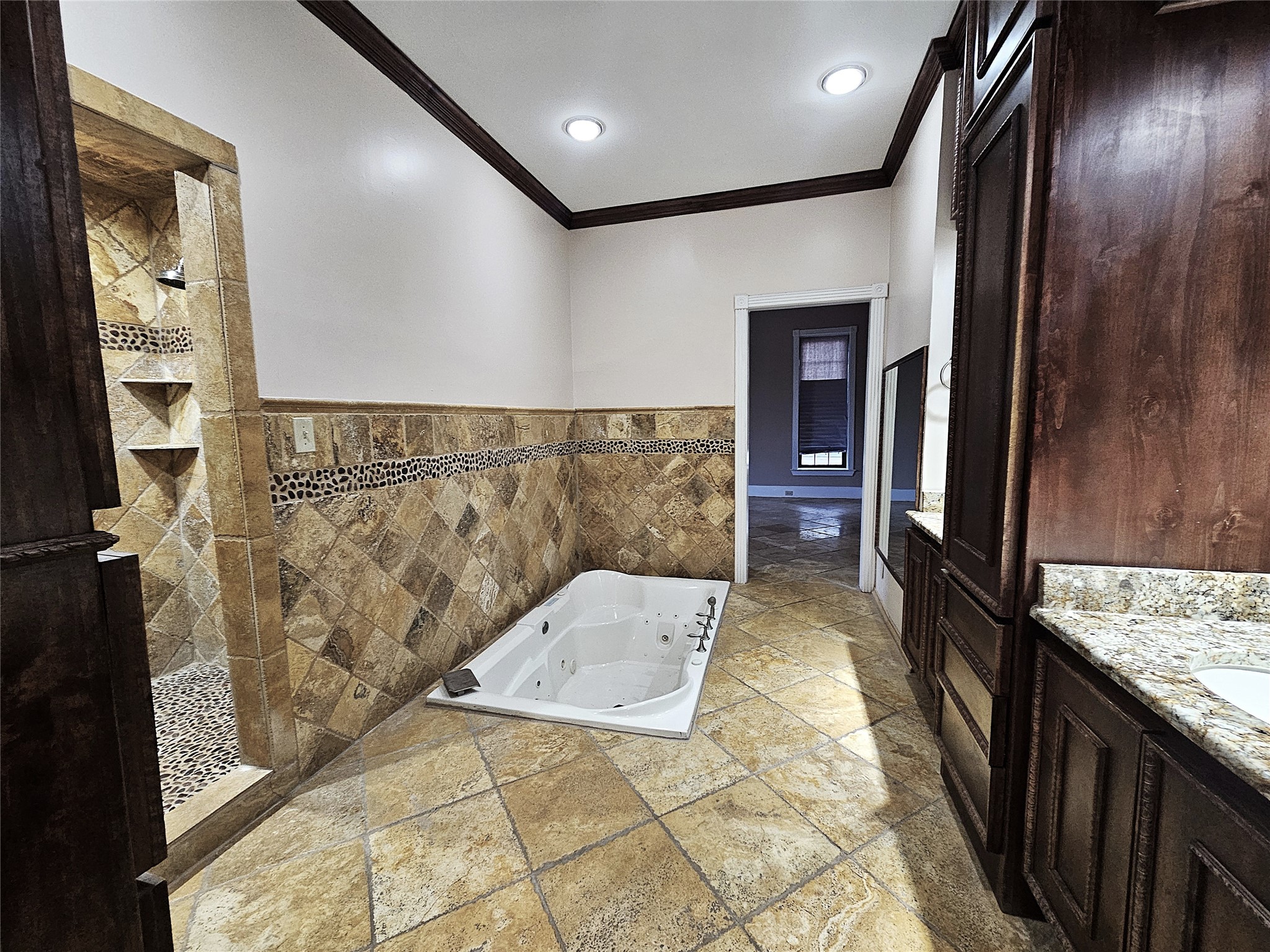 511 E Farrar Street Groesbeck TX 76642