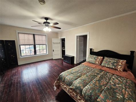 511 E Farrar Street Groesbeck TX 76642