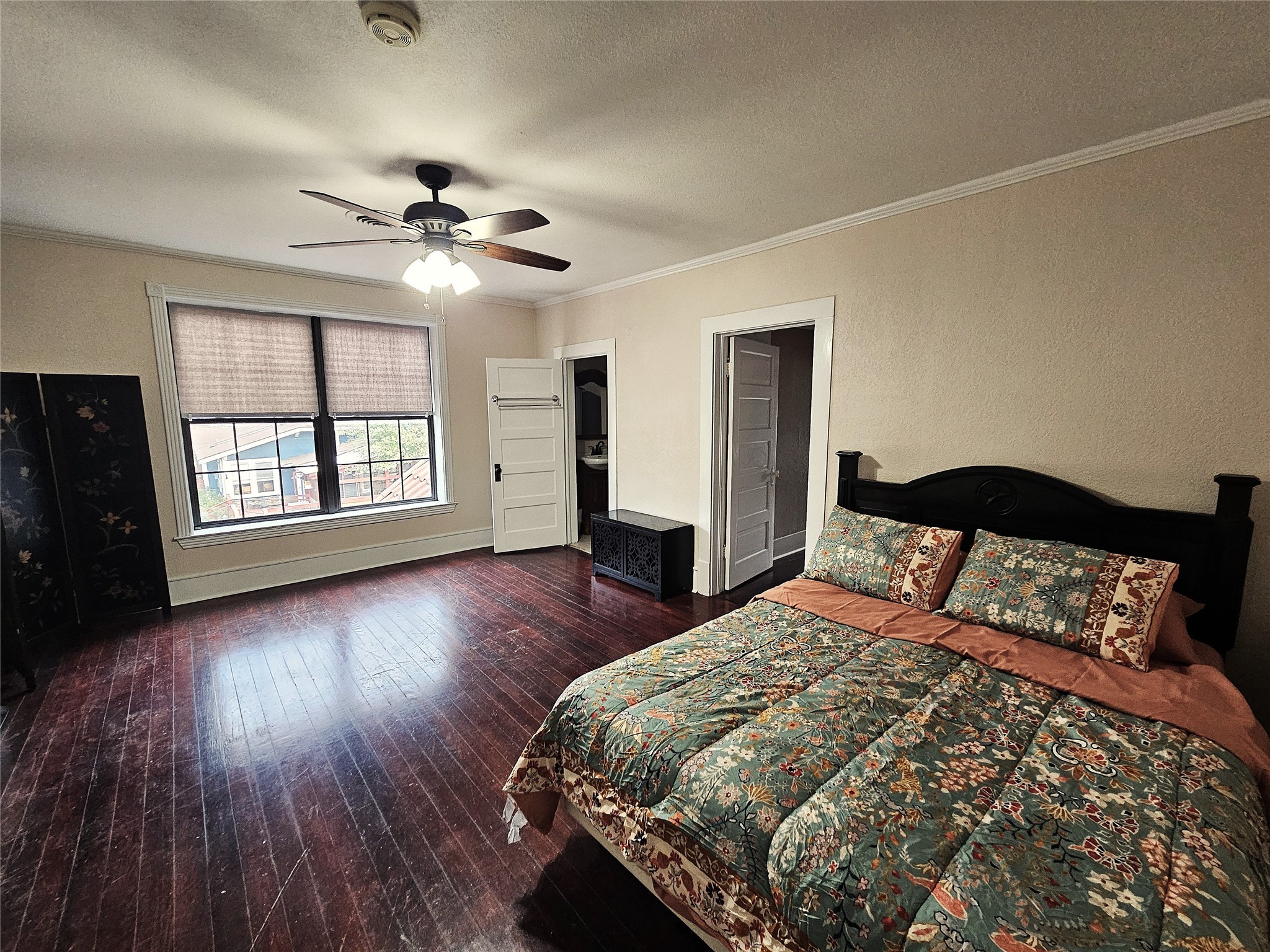 511 E Farrar Street Groesbeck TX 76642