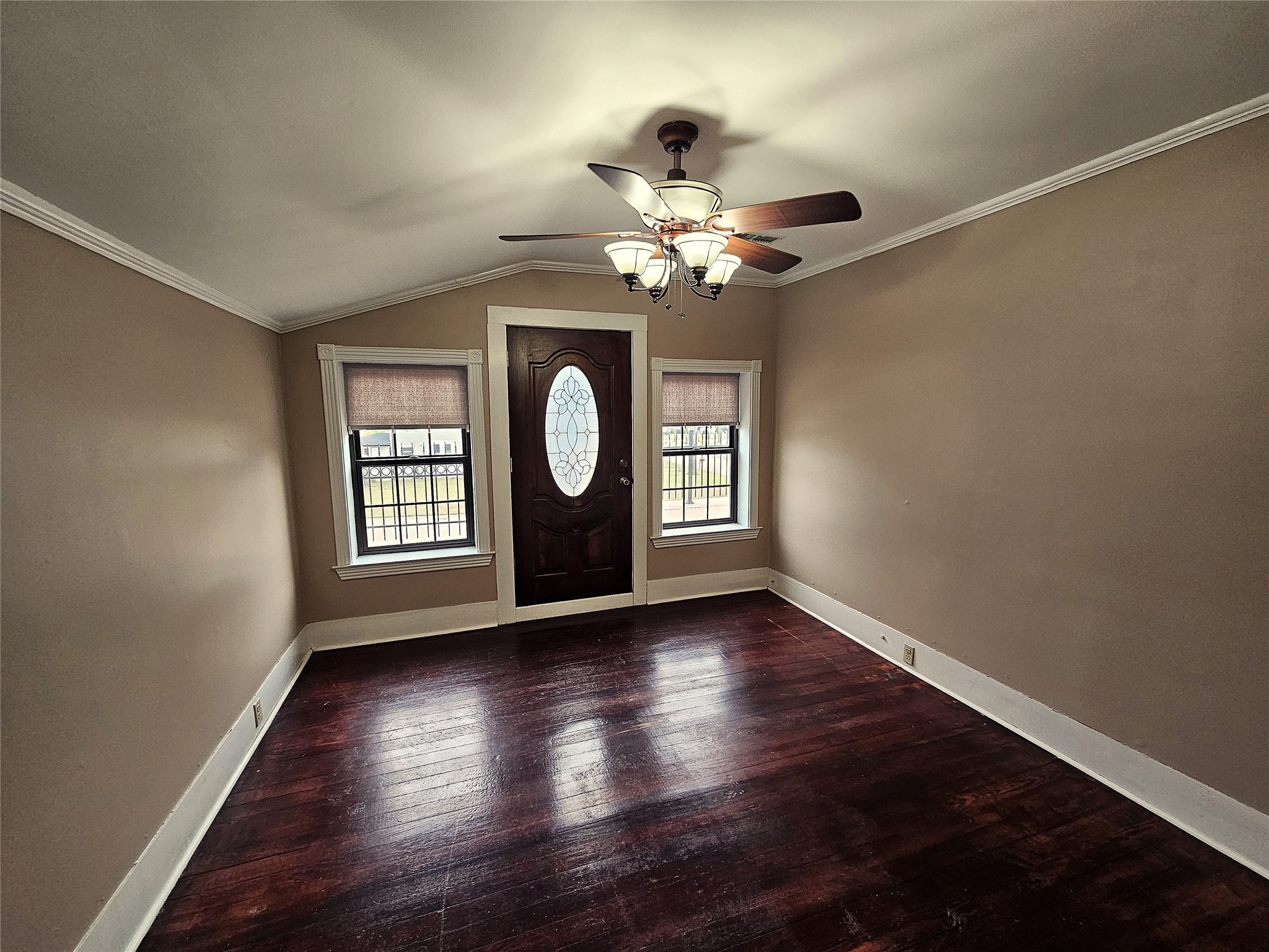 511 E Farrar Street Groesbeck TX 76642