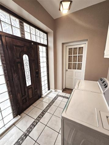 511 E Farrar Street Groesbeck TX 76642