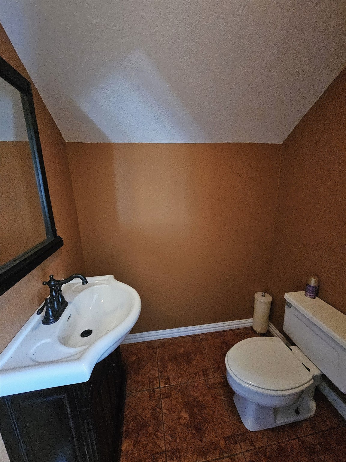 511 E Farrar Street Groesbeck TX 76642