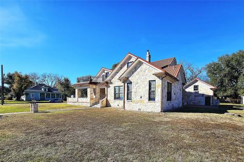 511 E Farrar Street Groesbeck TX 76642