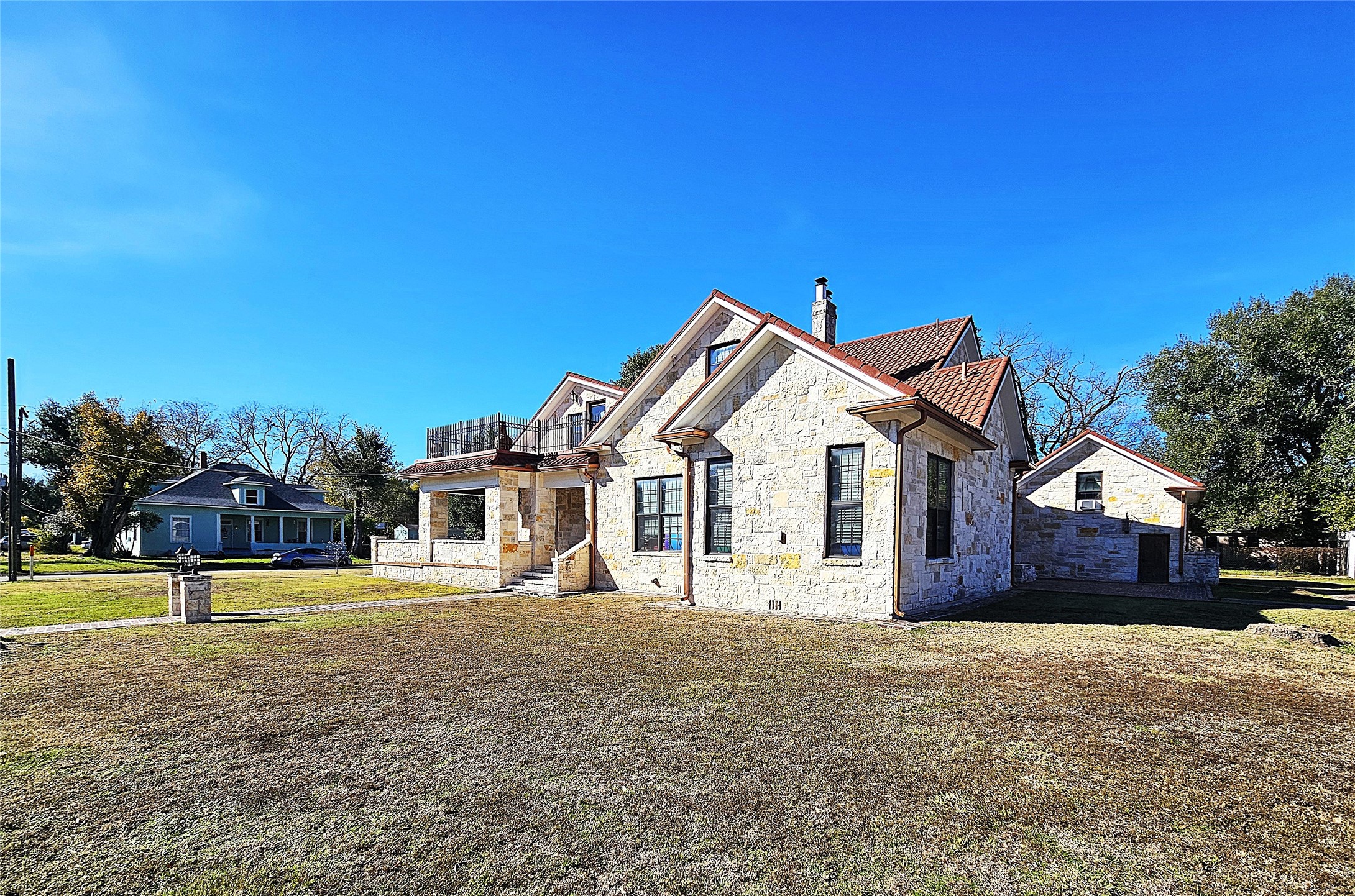 511 E Farrar Street Groesbeck TX 76642