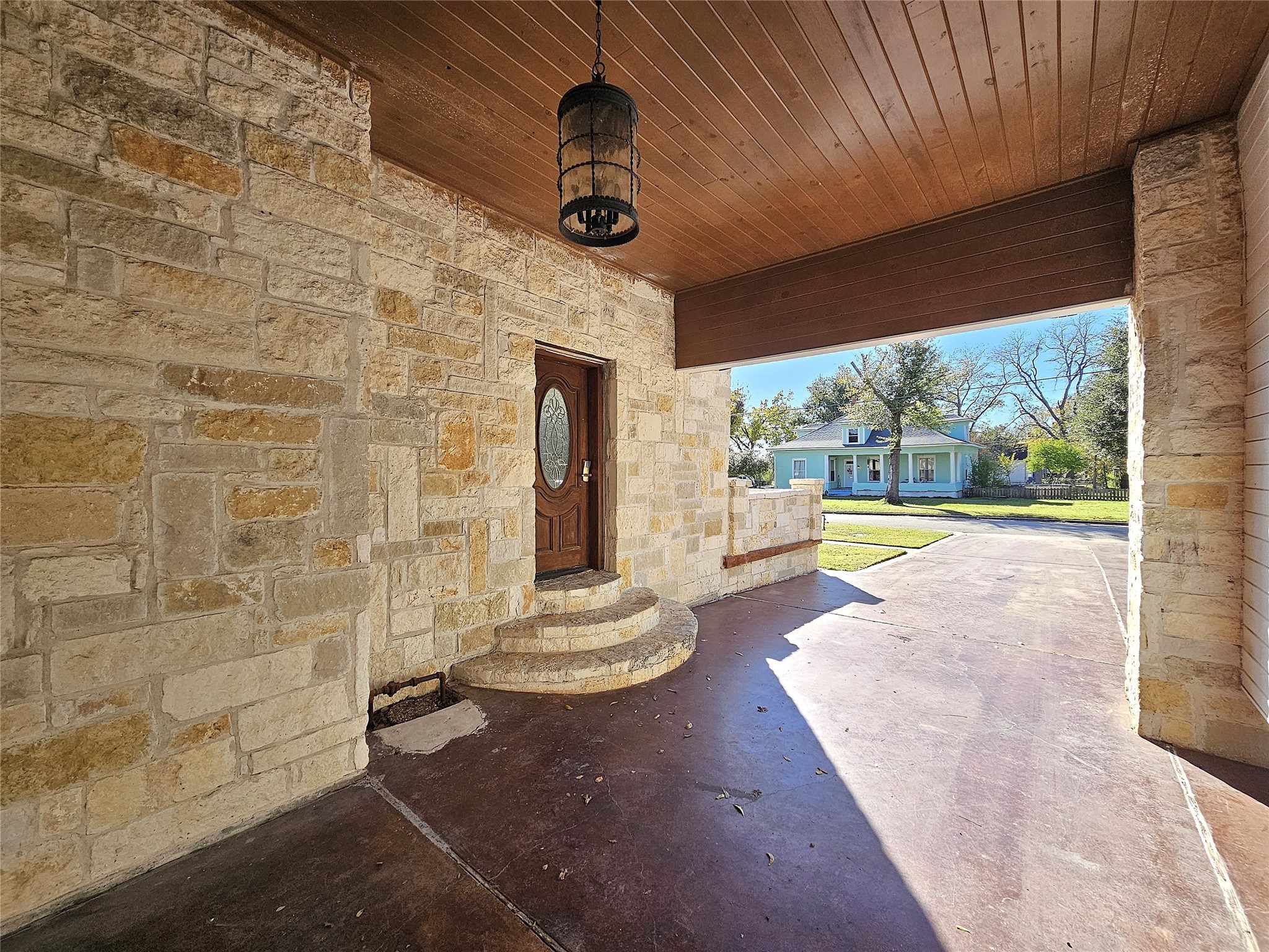 511 E Farrar Street Groesbeck TX 76642
