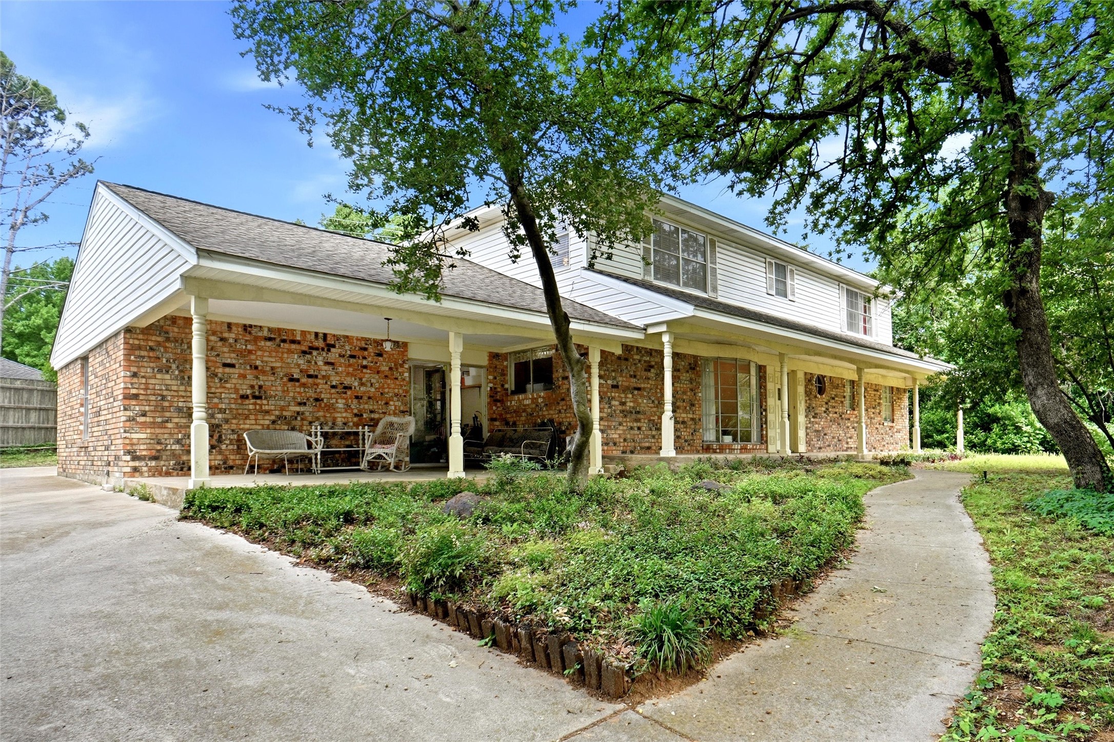 2105 Camelot Drive Grapevine TX 76051
