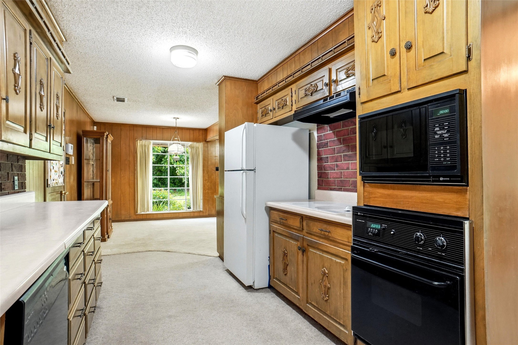 2105 Camelot Drive Grapevine TX 76051