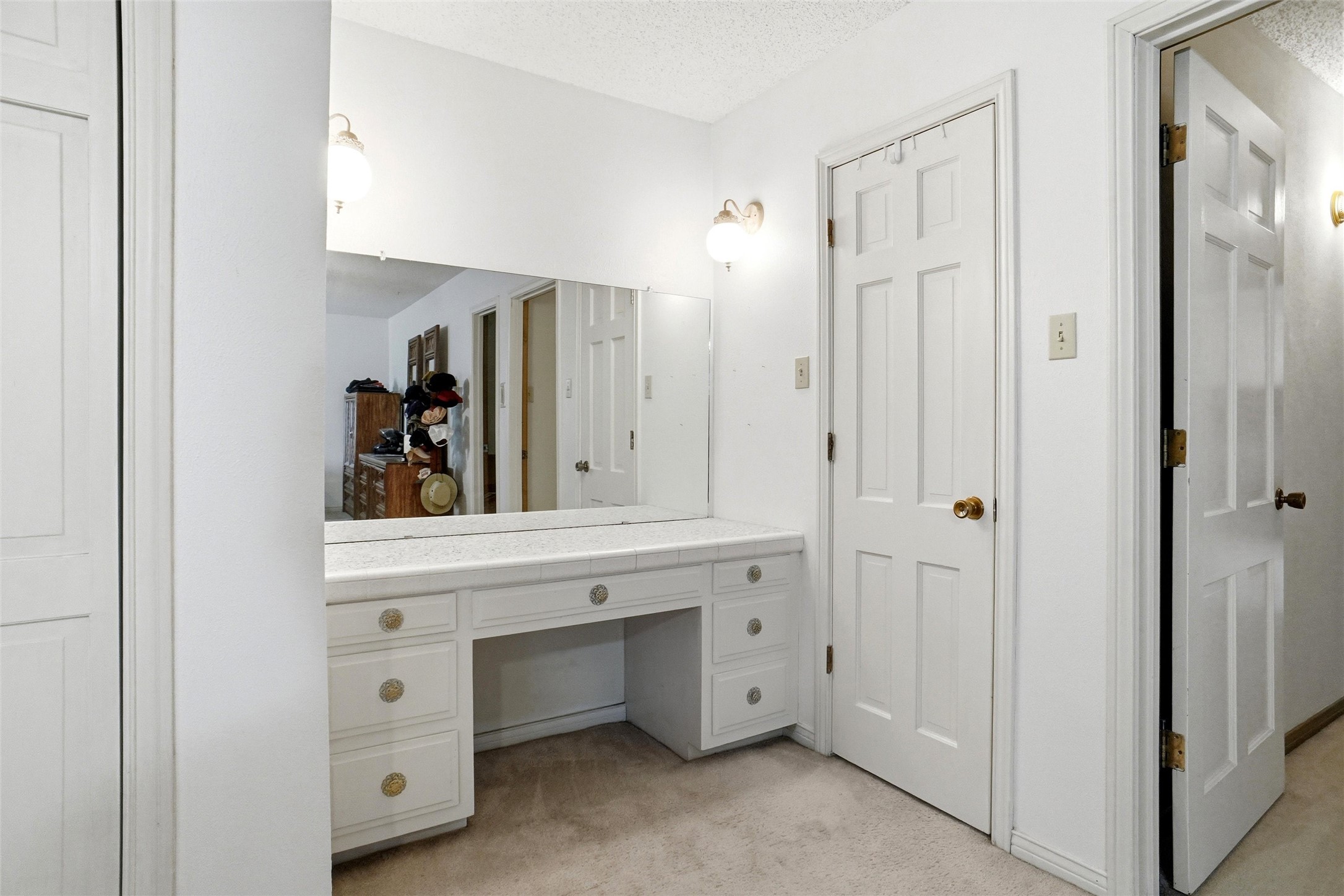 2105 Camelot Drive Grapevine TX 76051