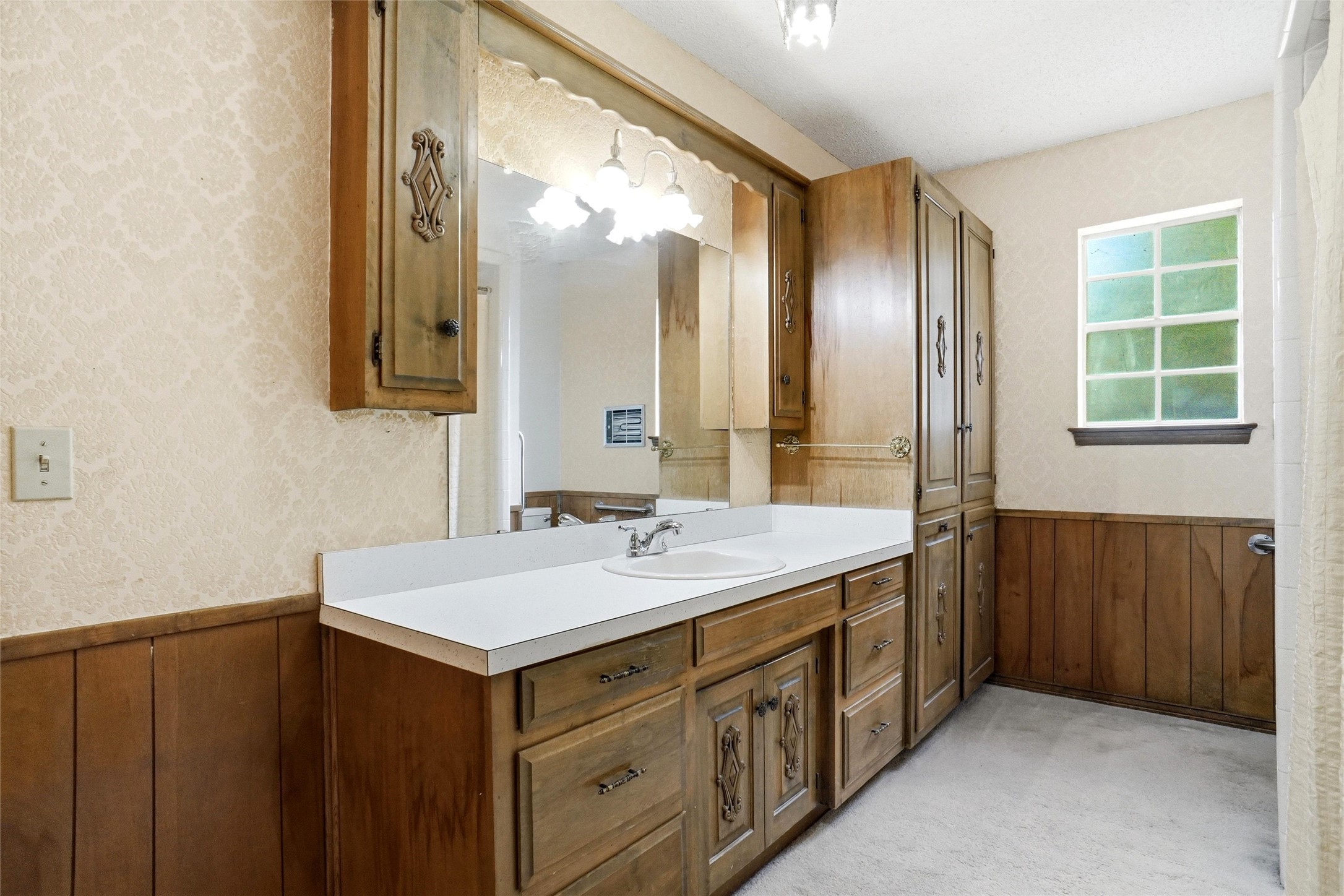2105 Camelot Drive Grapevine TX 76051