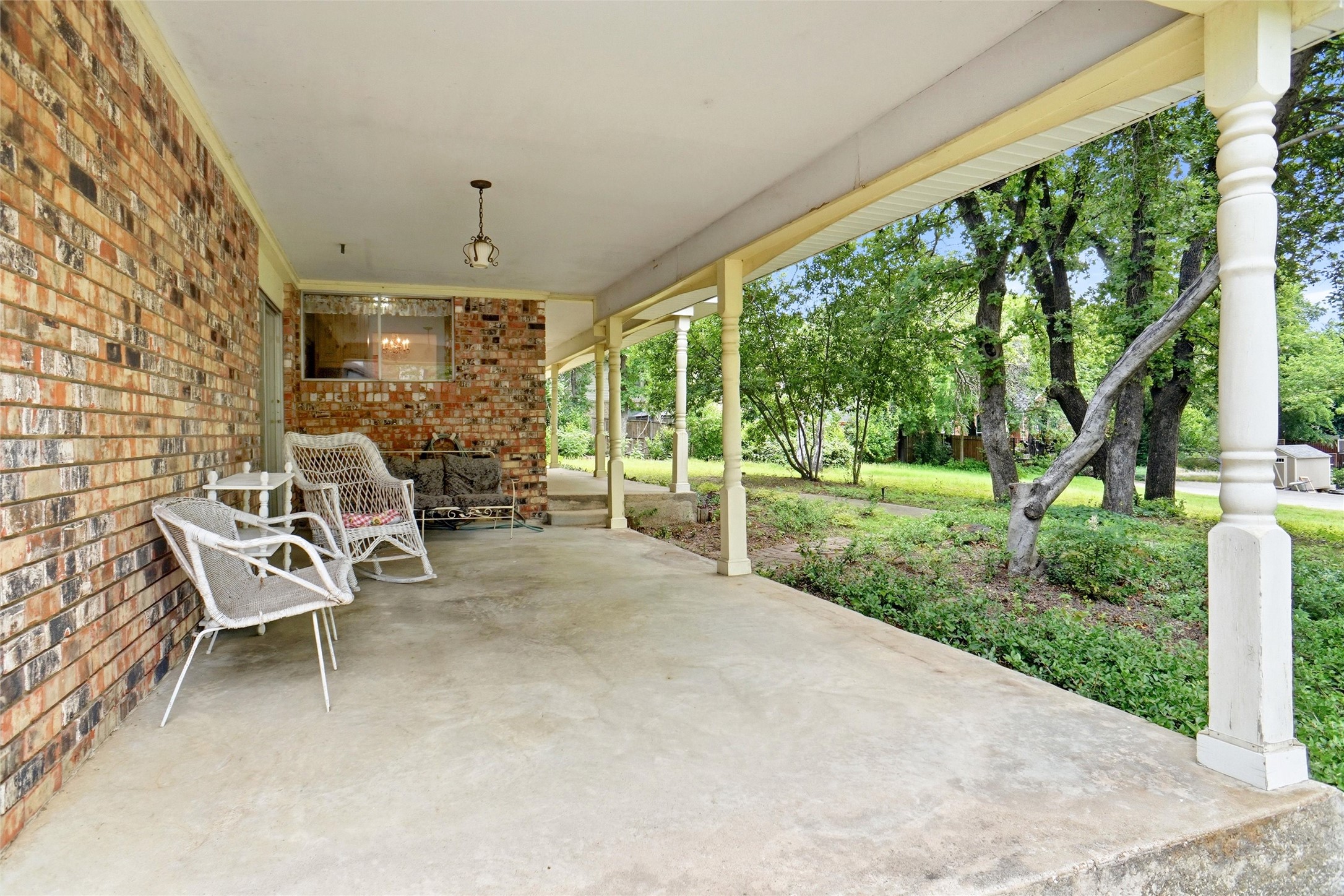 2105 Camelot Drive Grapevine TX 76051