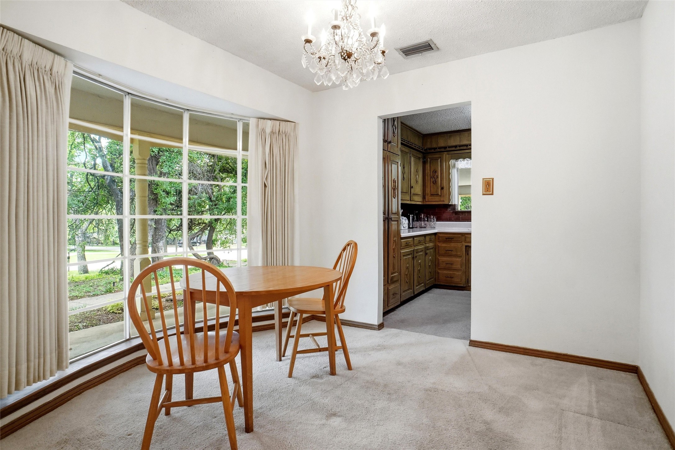 2105 Camelot Drive Grapevine TX 76051