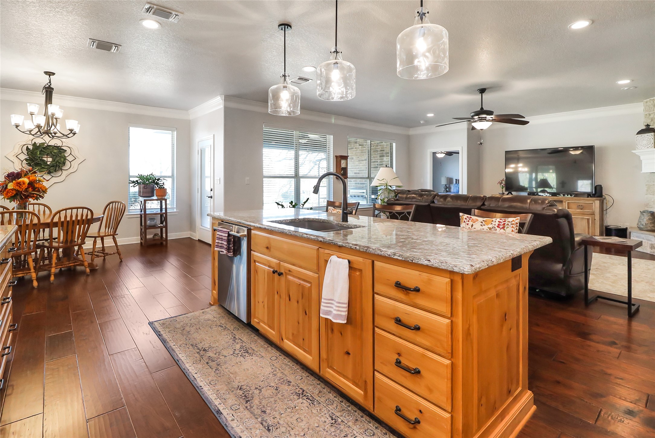 8701 Oakland Court Granbury TX 76049