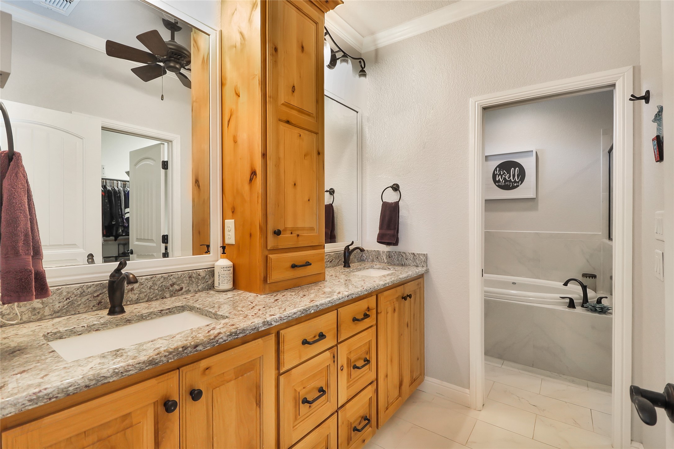 8701 Oakland Court Granbury TX 76049