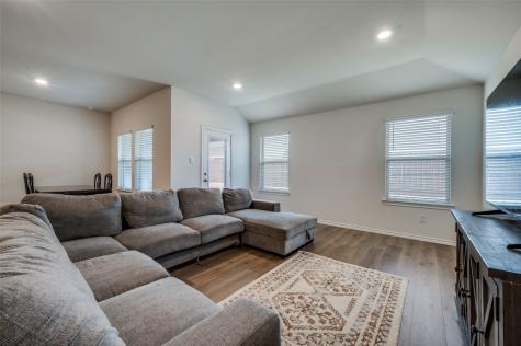 812 Primrose Lane Pilot Point TX 76258