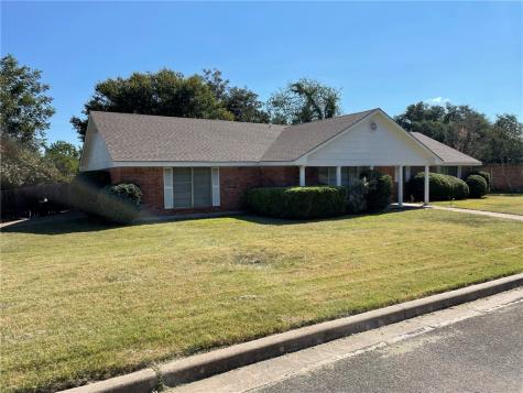 825 Ivy Ann Drive Woodway TX 76712