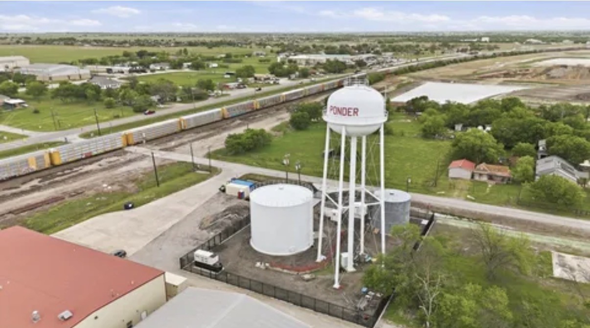 104 N Frederick Street Ponder TX 76259
