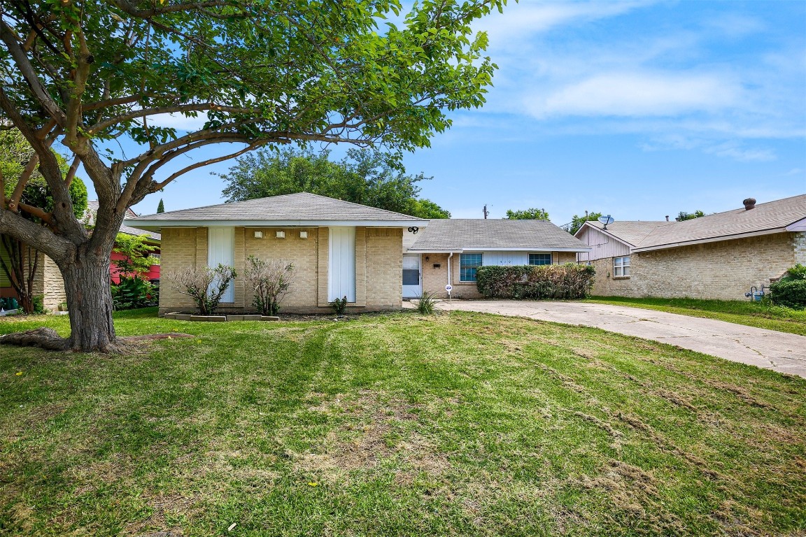 310 W Springdale Lane Grand Prairie TX 75052