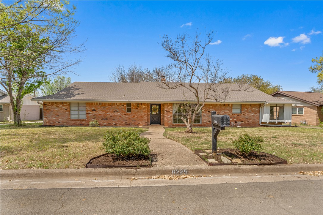 8225 Shadow Wood Drive Woodway TX 76712