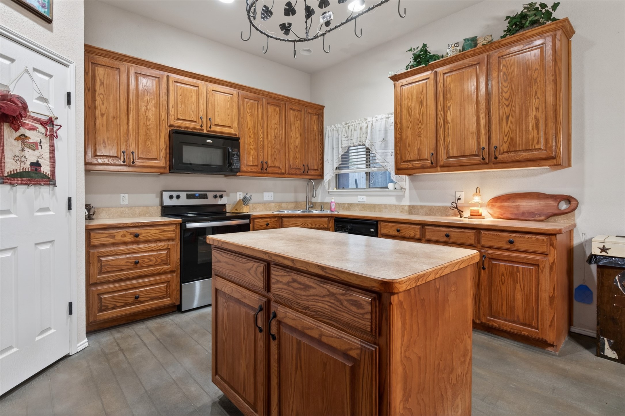 629 E Sheila Circle Joshua TX 76058