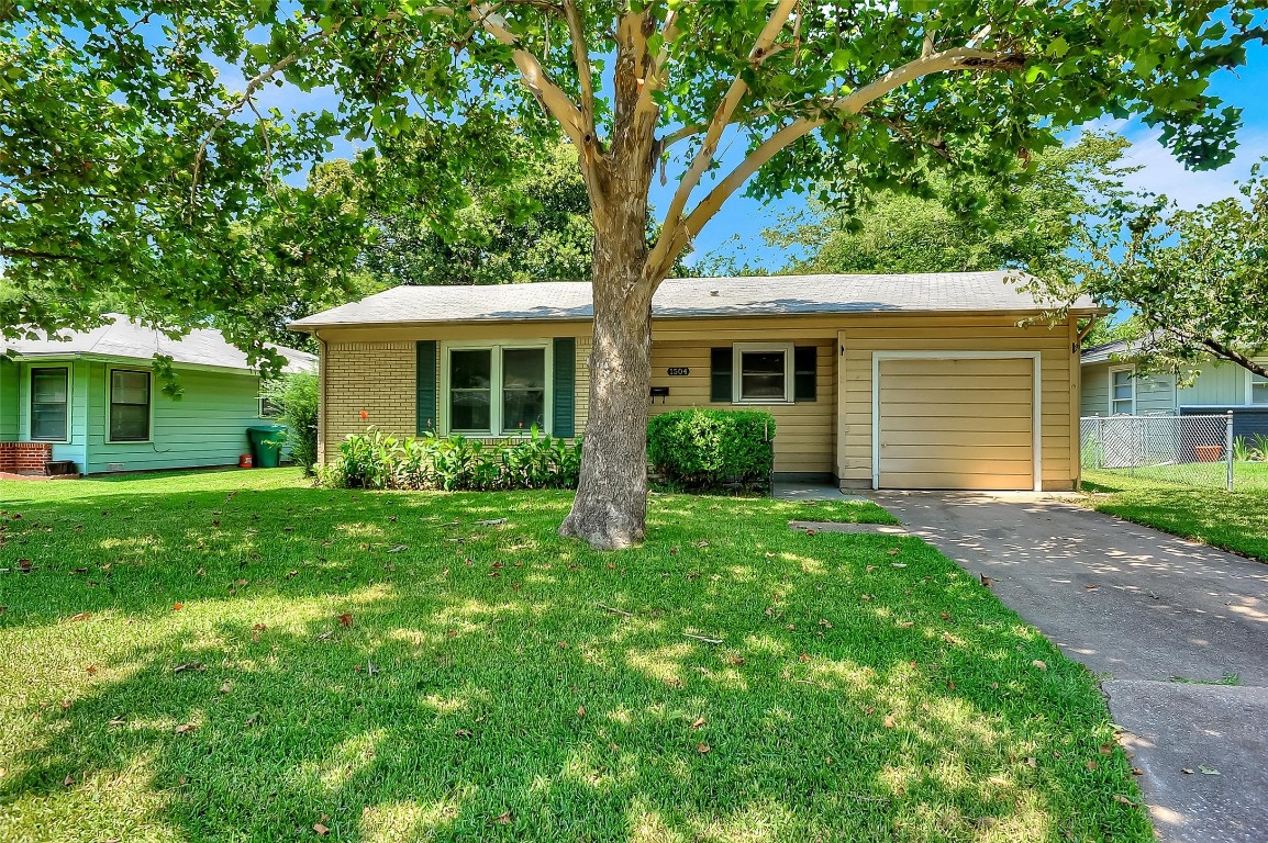 1504 N Highland Avenue Sherman TX 75092