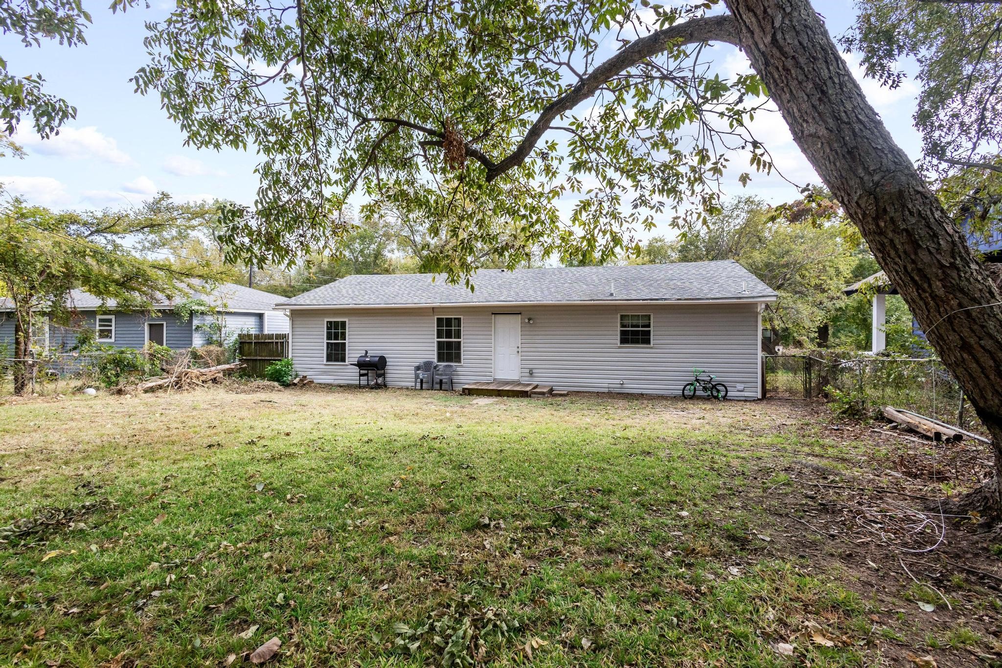 1221 W Crawford Street Denison TX 75020