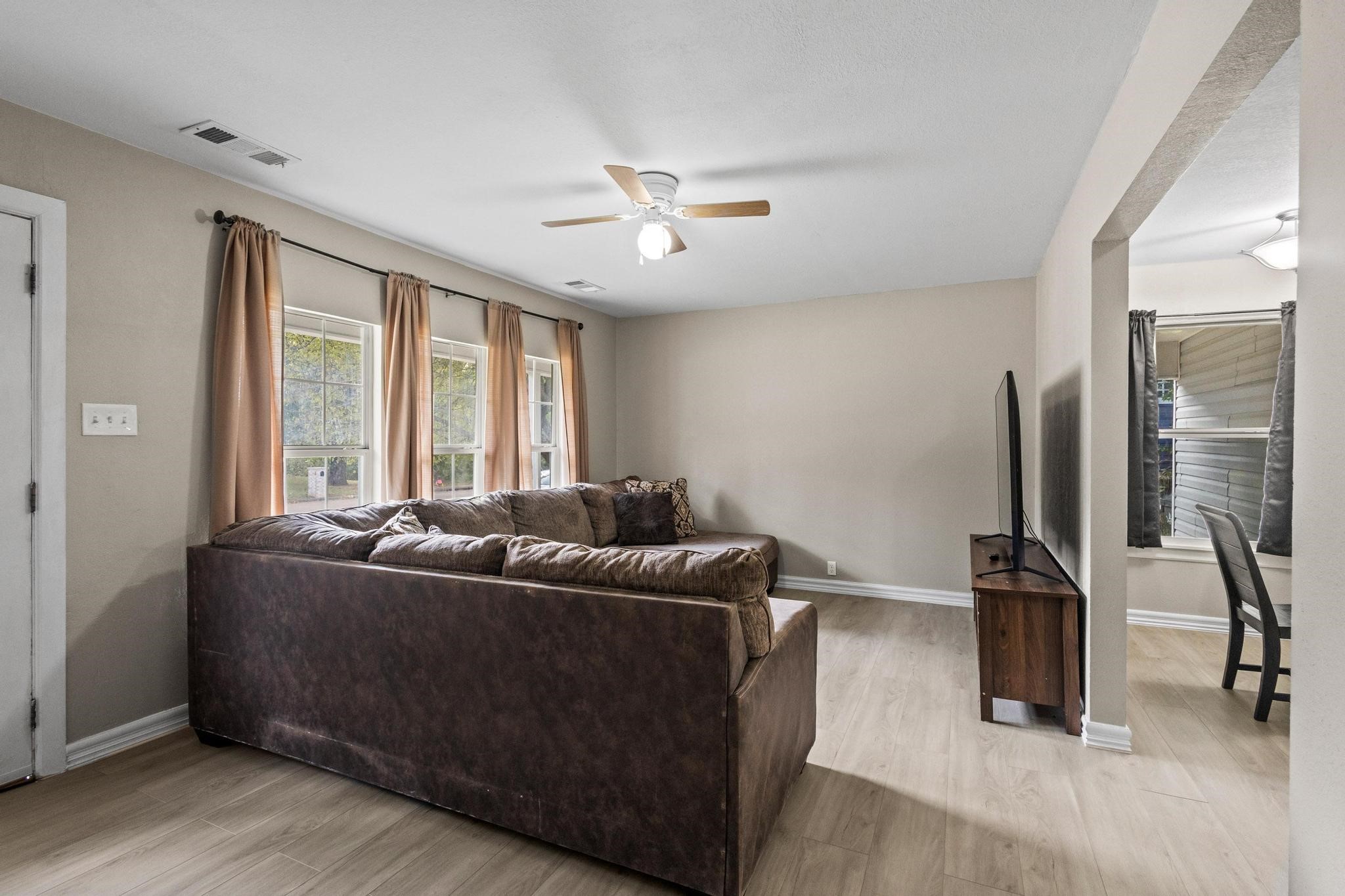 1221 W Crawford Street Denison TX 75020