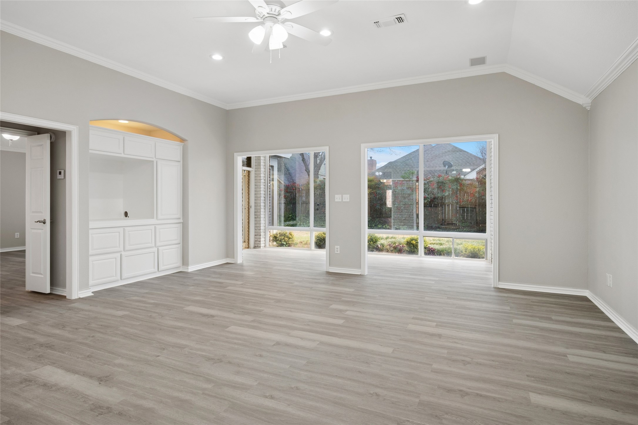 3216 Village Oak Drive Arlington TX 76017