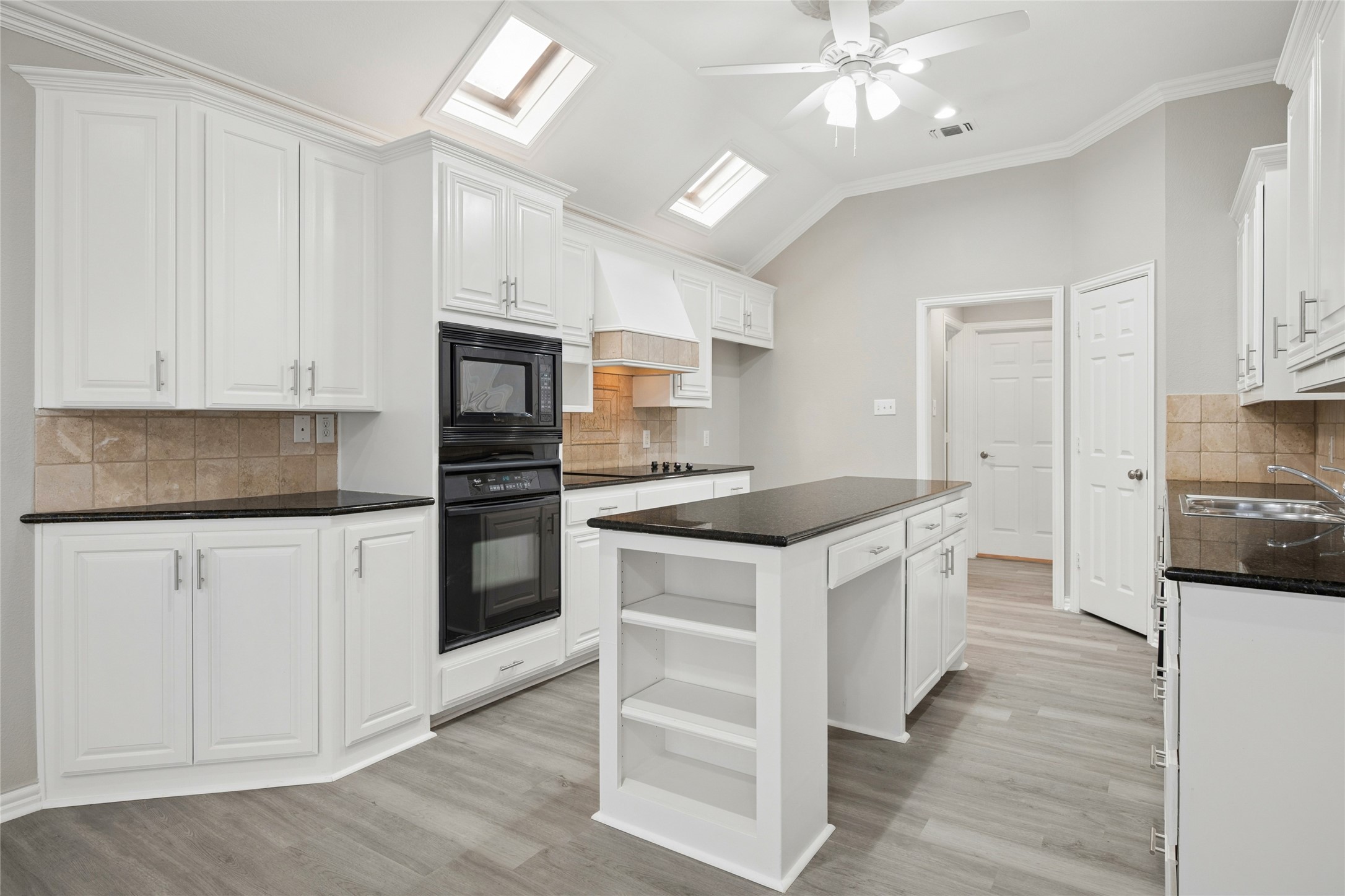 3216 Village Oak Drive Arlington TX 76017