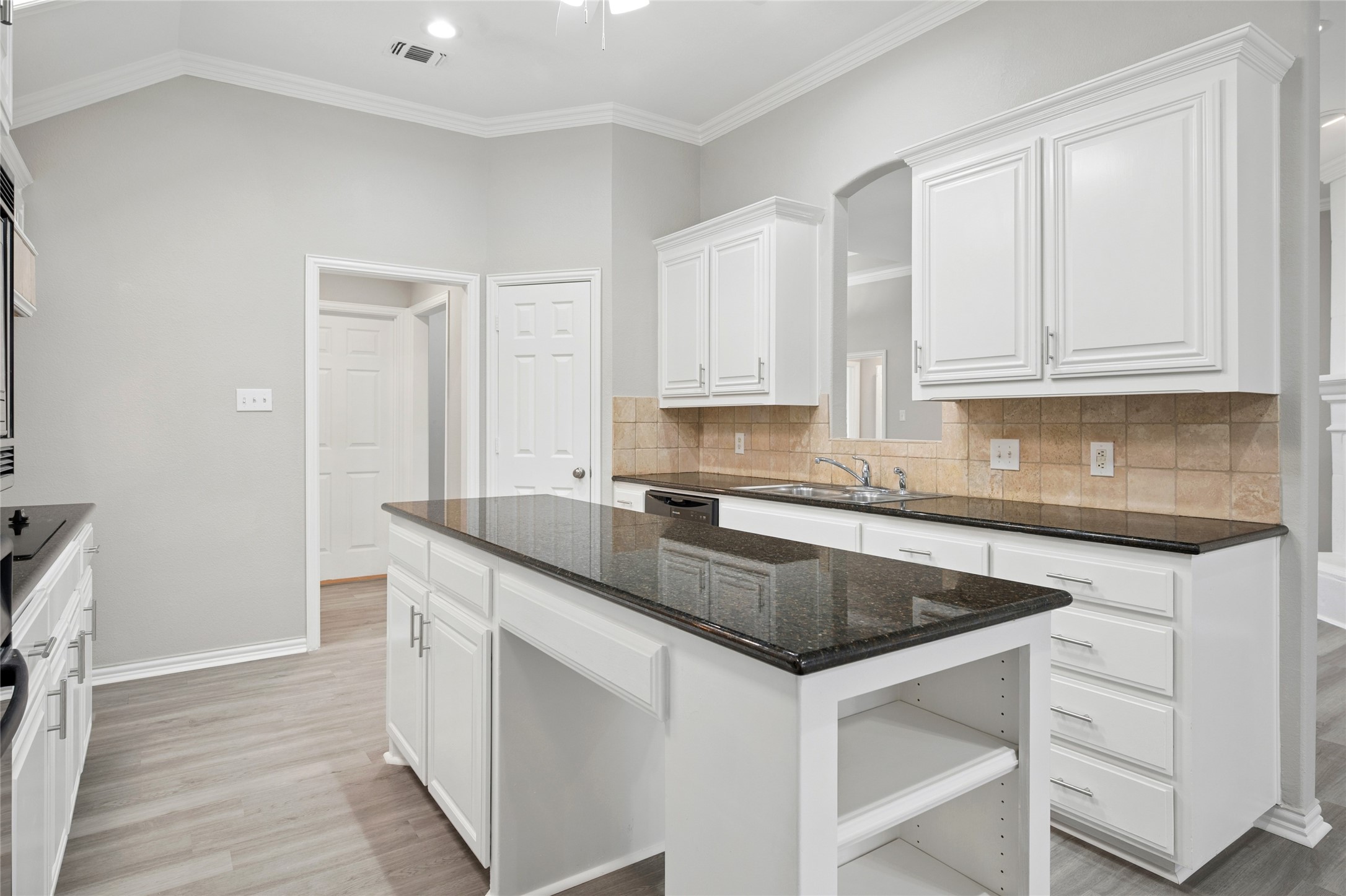 3216 Village Oak Drive Arlington TX 76017