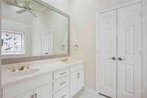 3216 Village Oak Drive Arlington TX 76017