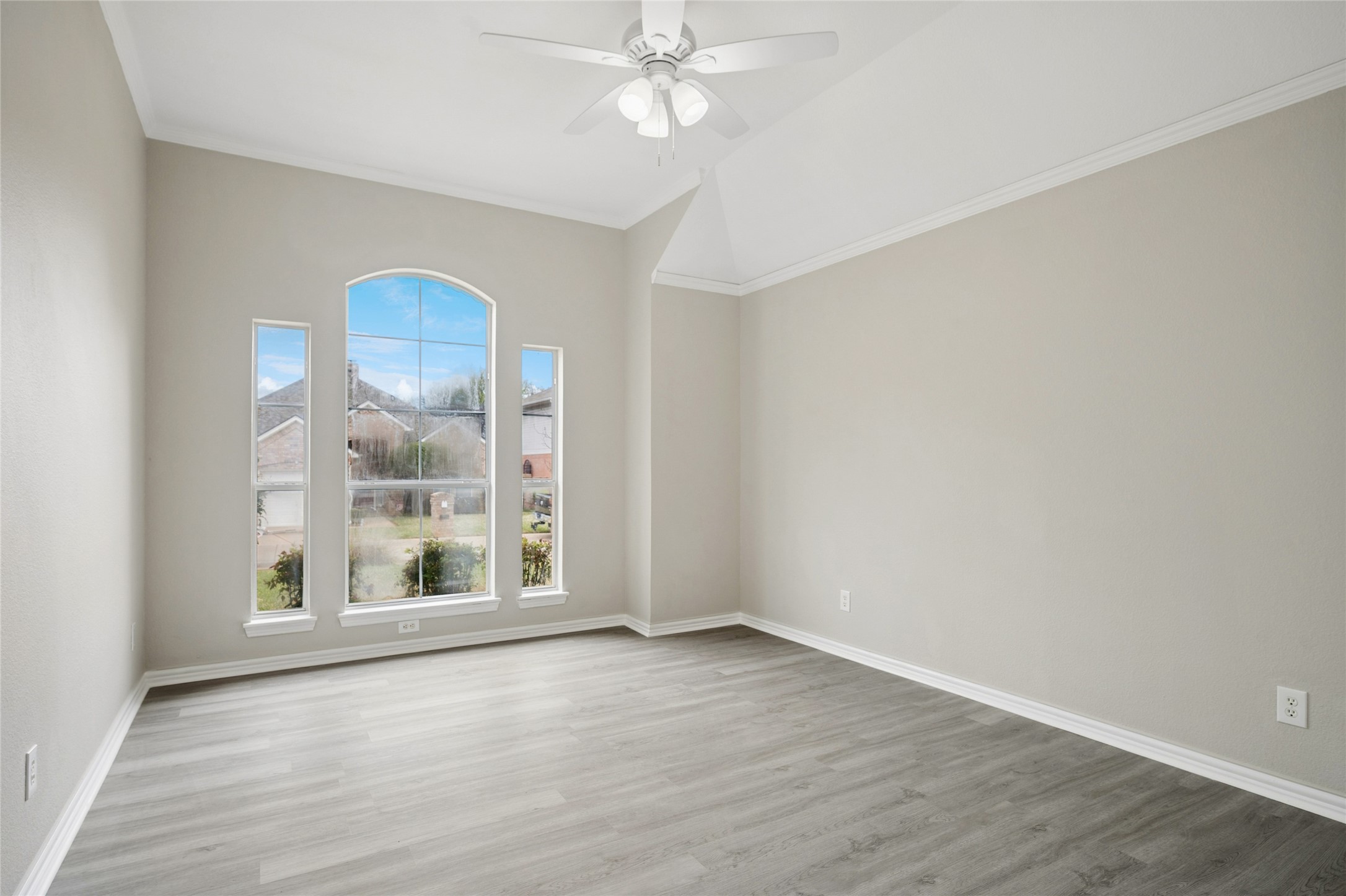 3216 Village Oak Drive Arlington TX 76017