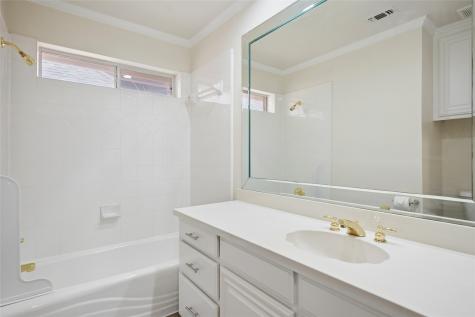 3216 Village Oak Drive Arlington TX 76017