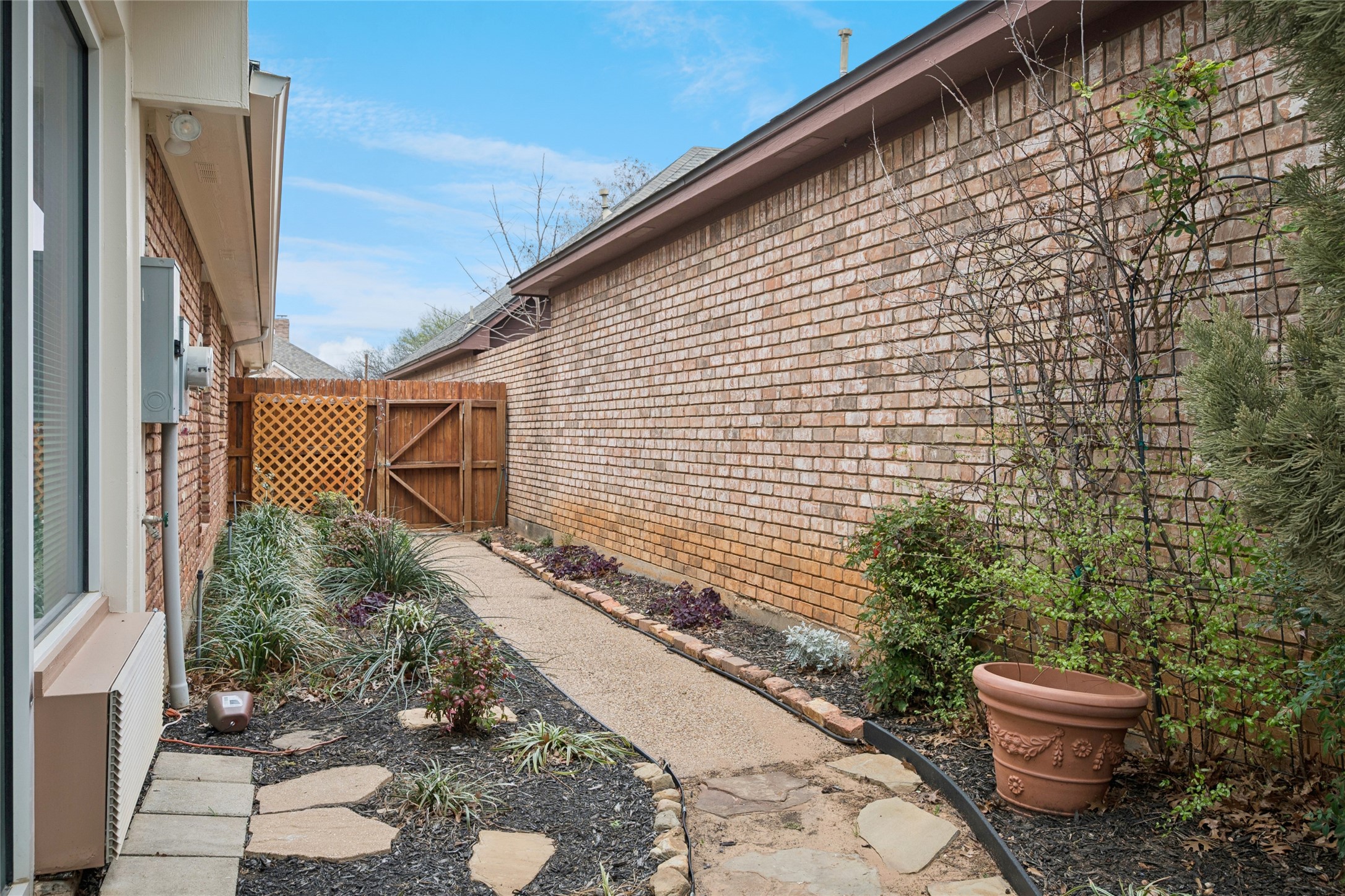 3216 Village Oak Drive Arlington TX 76017