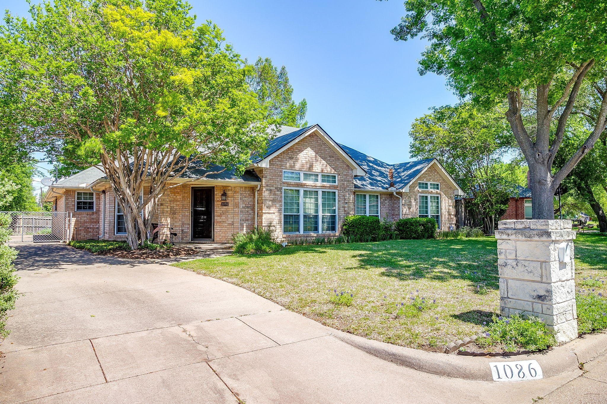 1086 Rock Ridge Drive Burleson TX 76028