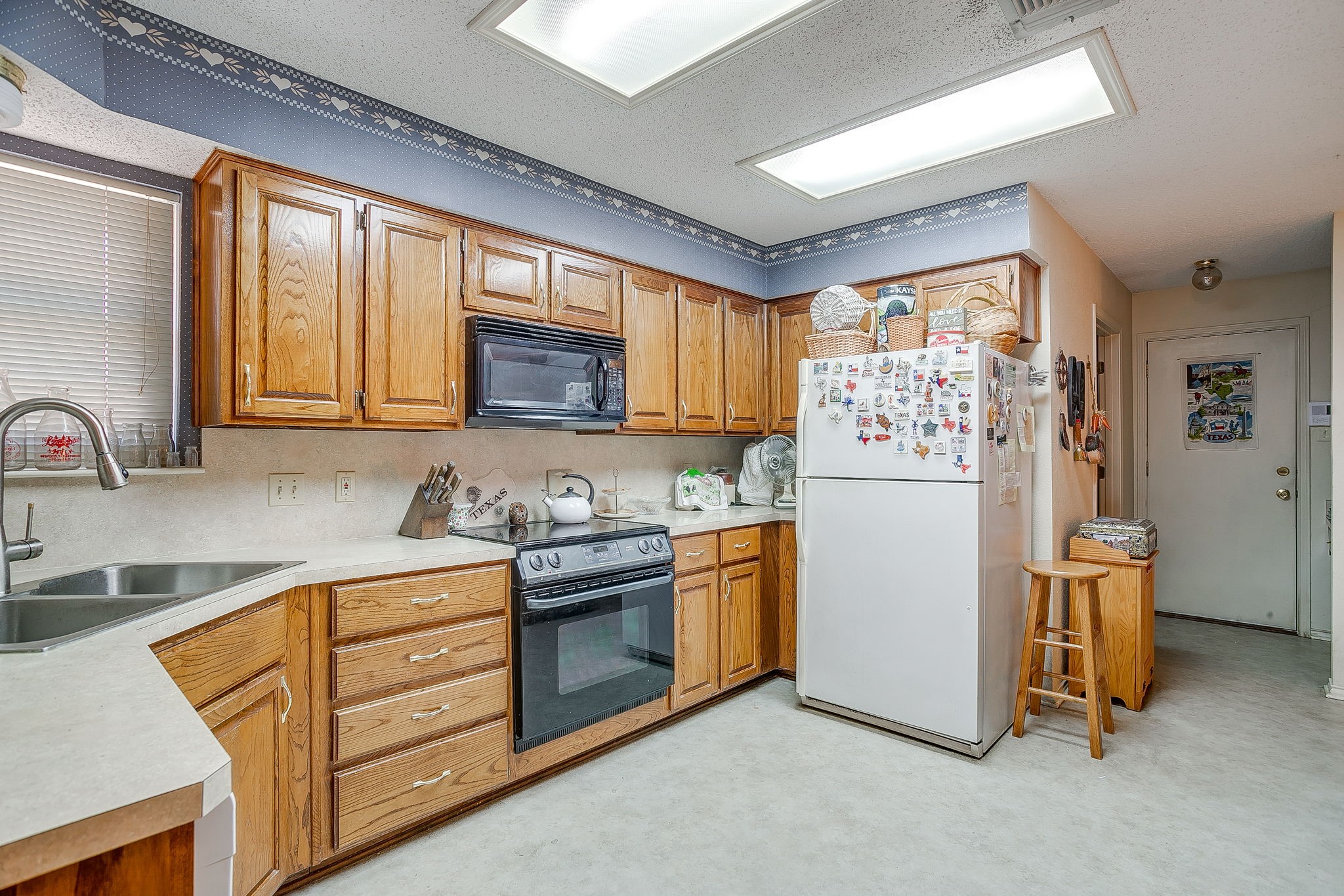 1086 Rock Ridge Drive Burleson TX 76028