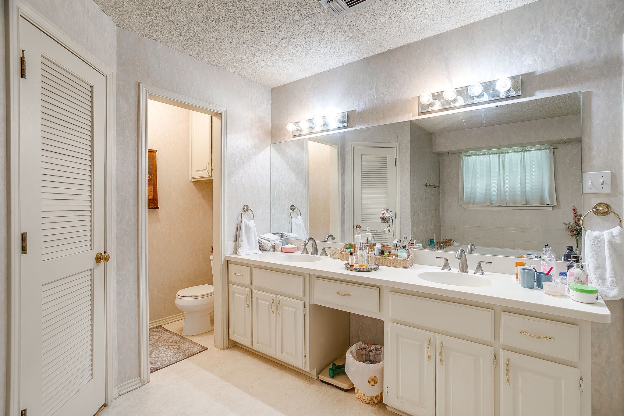 1086 Rock Ridge Drive Burleson TX 76028
