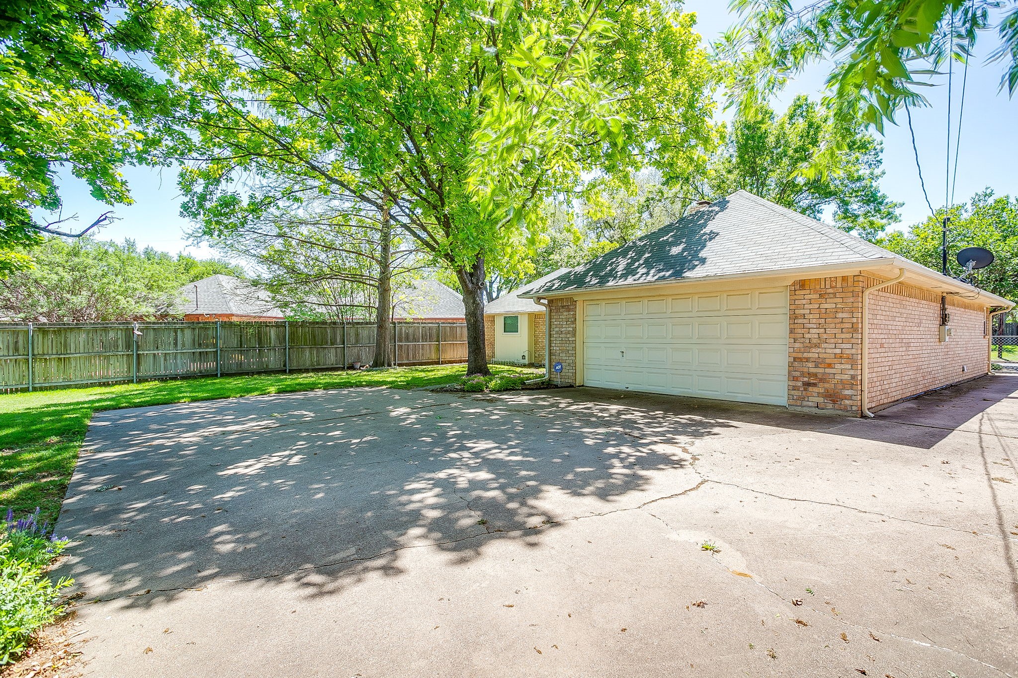 1086 Rock Ridge Drive Burleson TX 76028