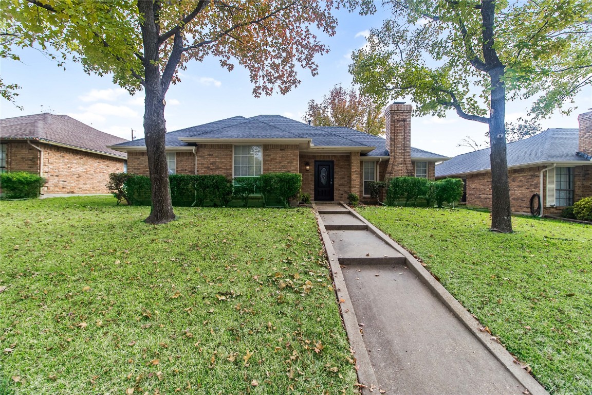 1207 Casa Linda Street Ennis TX 75119