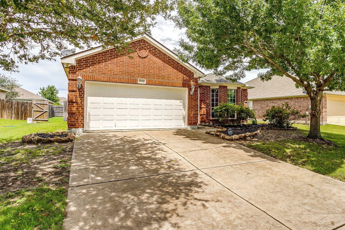 1124 Emerson Drive Burleson TX 76028
