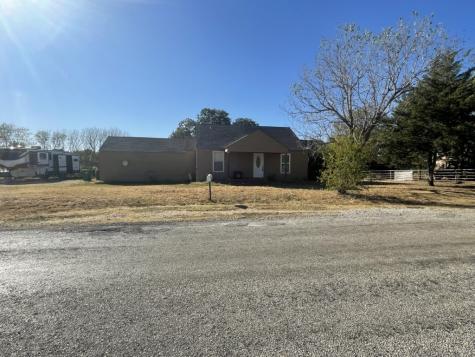 608 S Hubbard Street Alvord TX 76225
