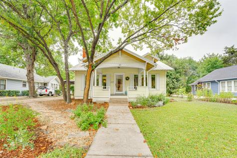 320 Virginia Avenue Waxahachie TX 75165